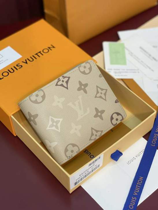 Picture of Louis Vuitton Wallets _SKUfw240693312fw